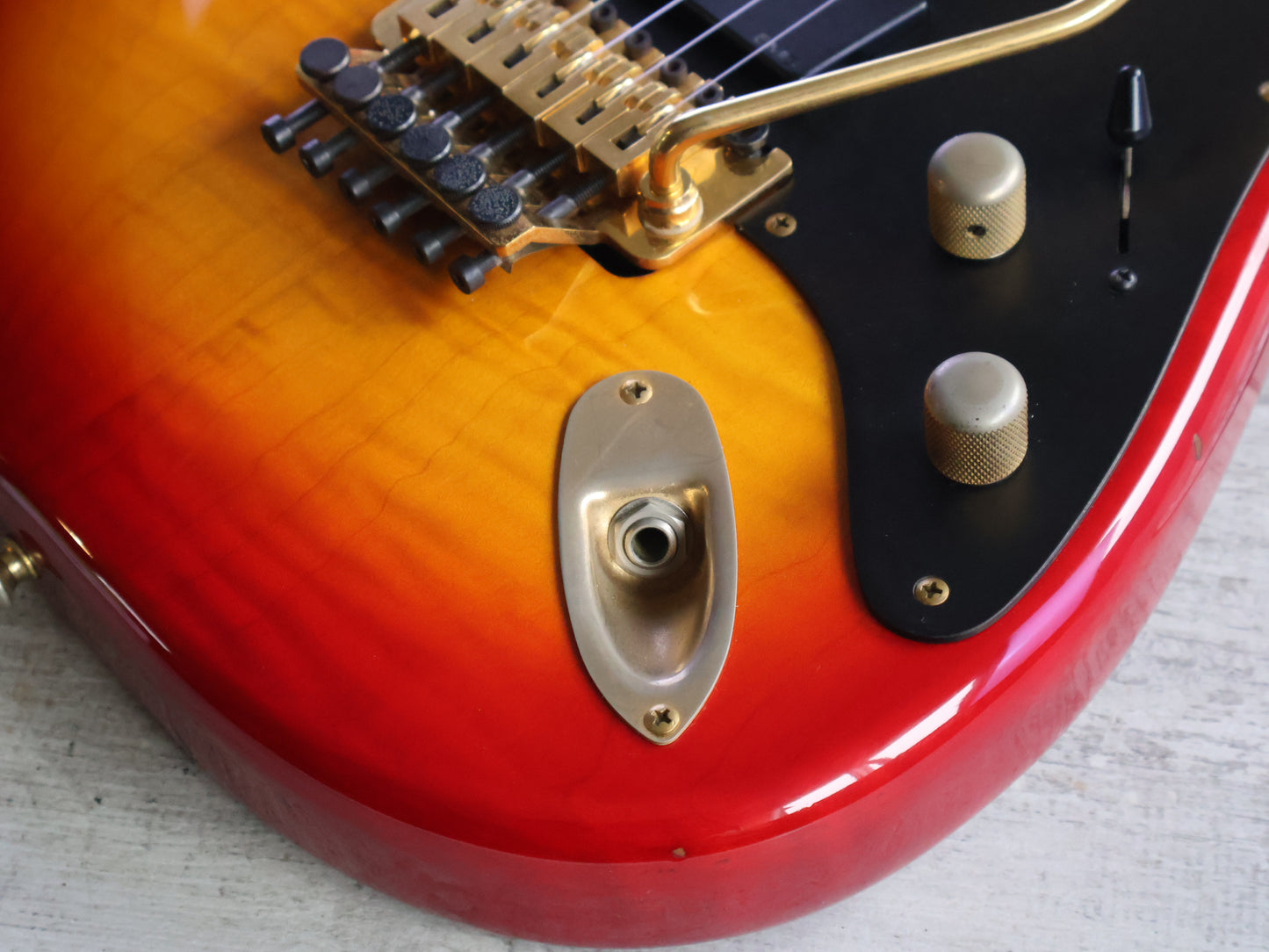 1986 Selva Japan ST-II 230EMG SSH Steve Lukather Model (Cherry Sunburst)