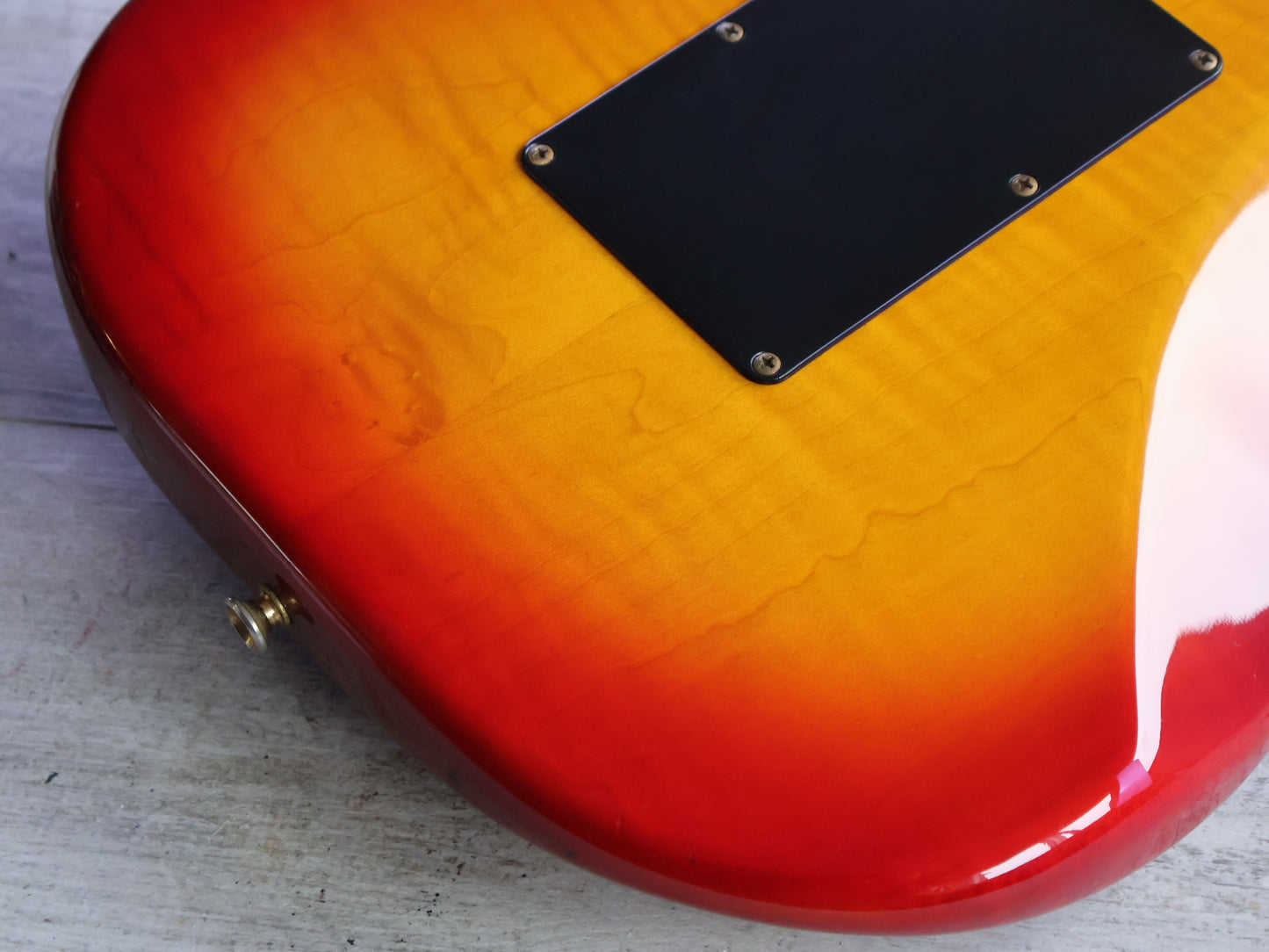 1986 Selva Japan ST-II 230EMG SSH Steve Lukather Model (Cherry Sunburst)