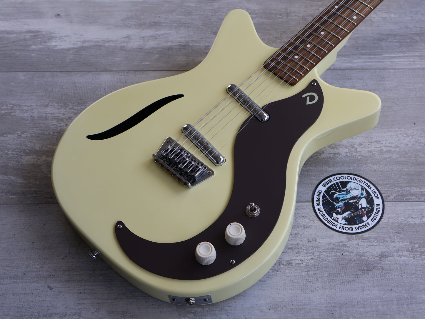 Danelectro "Vintage 12-String" Shorthorn Semi Hollowbody (White)