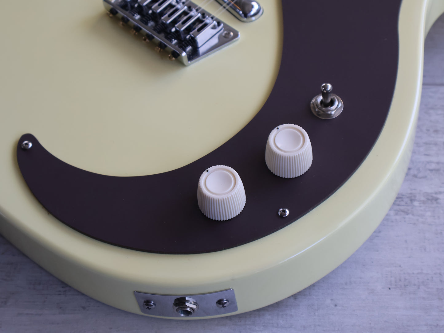 Danelectro "Vintage 12-String" Shorthorn Semi Hollowbody (White)