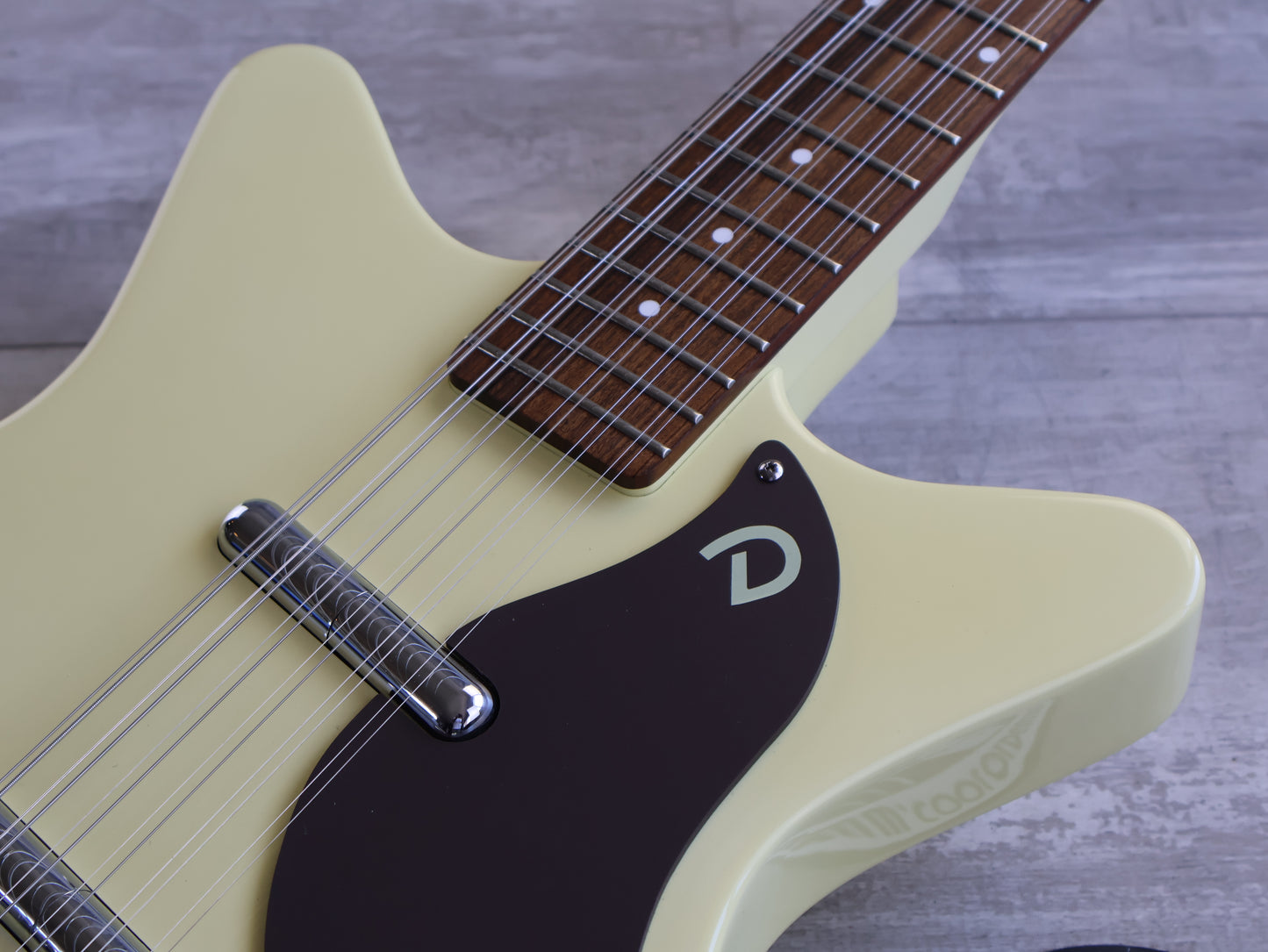 Danelectro "Vintage 12-String" Shorthorn Semi Hollowbody (White)