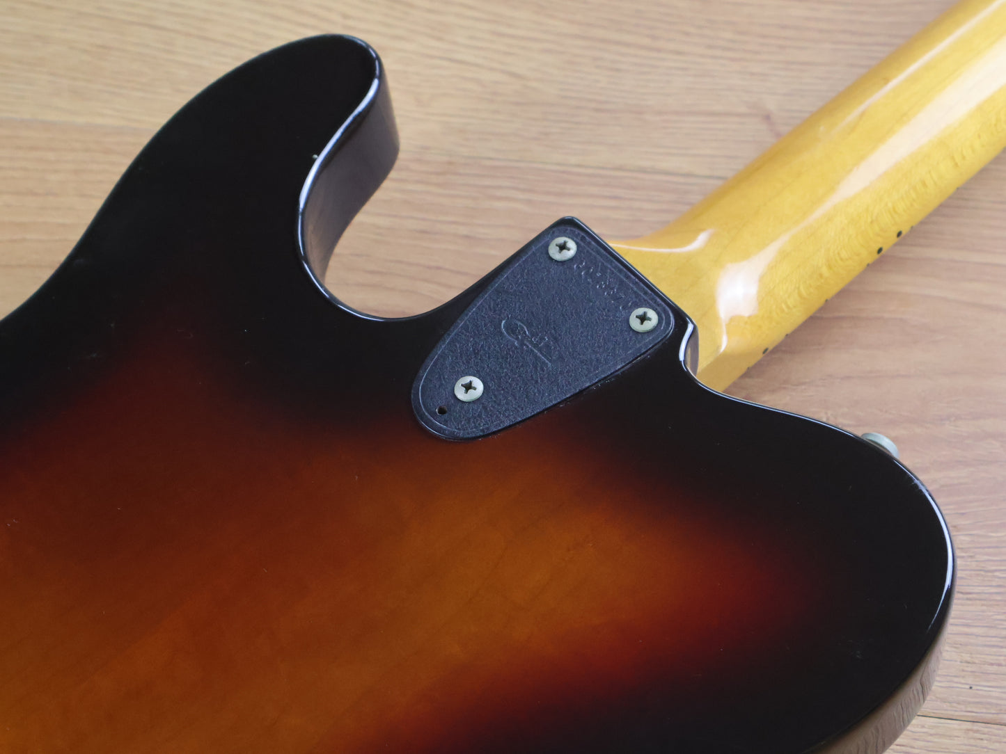 1986 G&L USA (by Leo Fender) ASAT Telecaster (Three-Tone Sunburst)