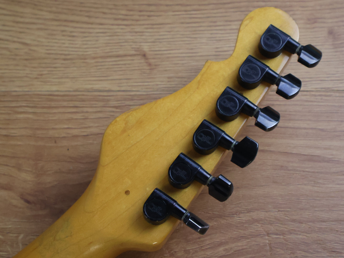 1986 G&L USA (by Leo Fender) ASAT Telecaster (Three-Tone Sunburst)