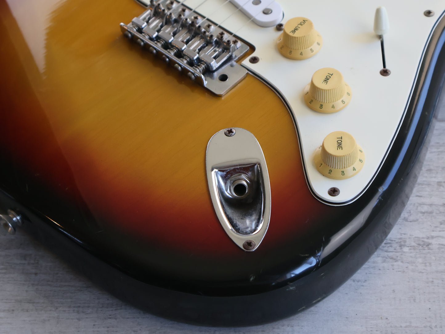 1977 Greco Japan SE-600 Sparkle Sounds Stratocaster (Sunburst)