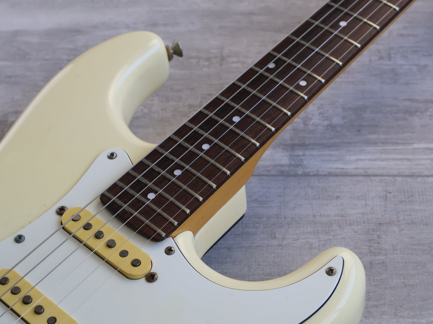 1986 Fender Japan ST314-55 Boxer Series Medium Scale Stratocaster (Vintage White)