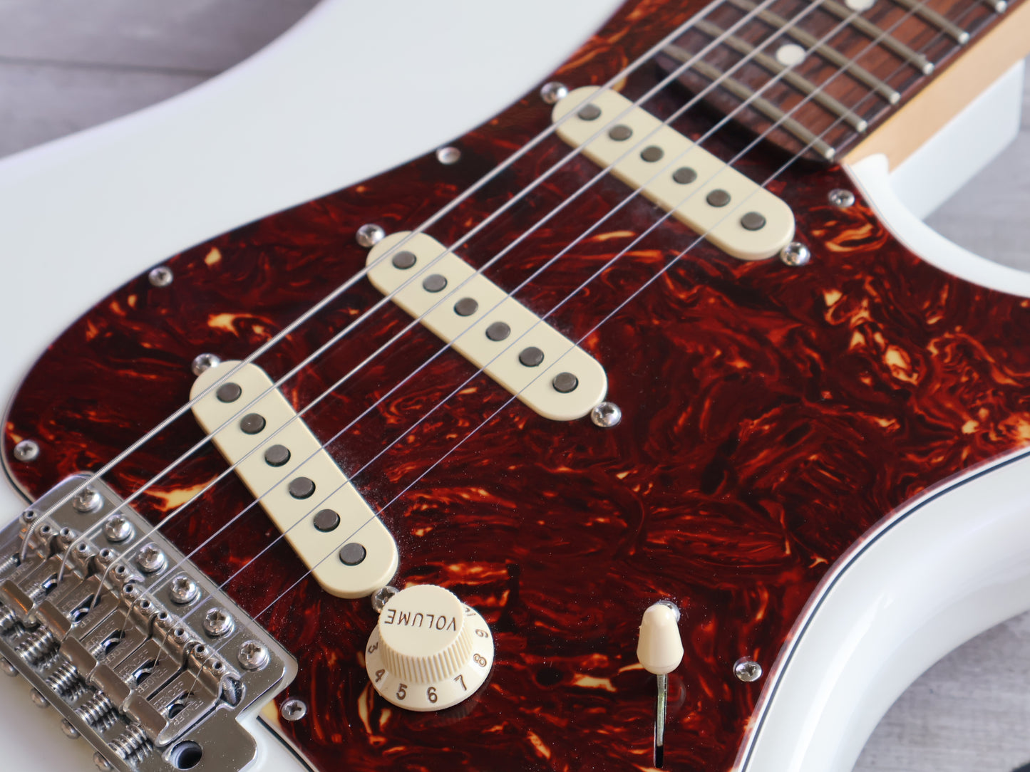 2020 Fender USA American Performer Stratocaster (Arctic White)