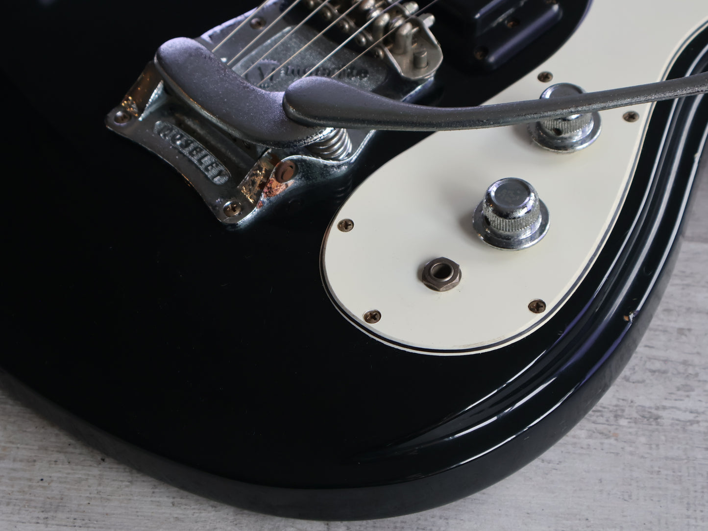 1980's Mosrite Japan VMG-1500B Ventures Model (Black)
