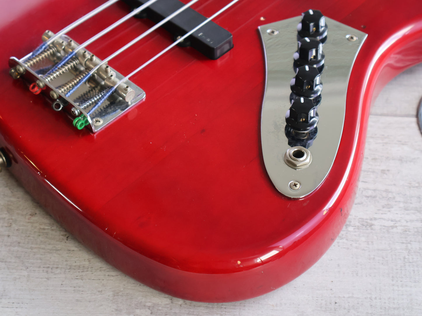 1997 Fender Japan JB62 '62 Reissue Fretless Jazz Bass w/EMG's (Transparent Red)