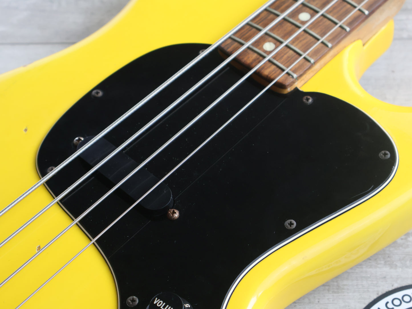 1980 Fender USA Musicmaster Bass (Monaco Yellow)