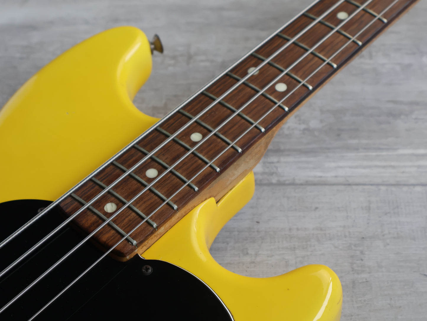1980 Fender USA Musicmaster Bass (Monaco Yellow)