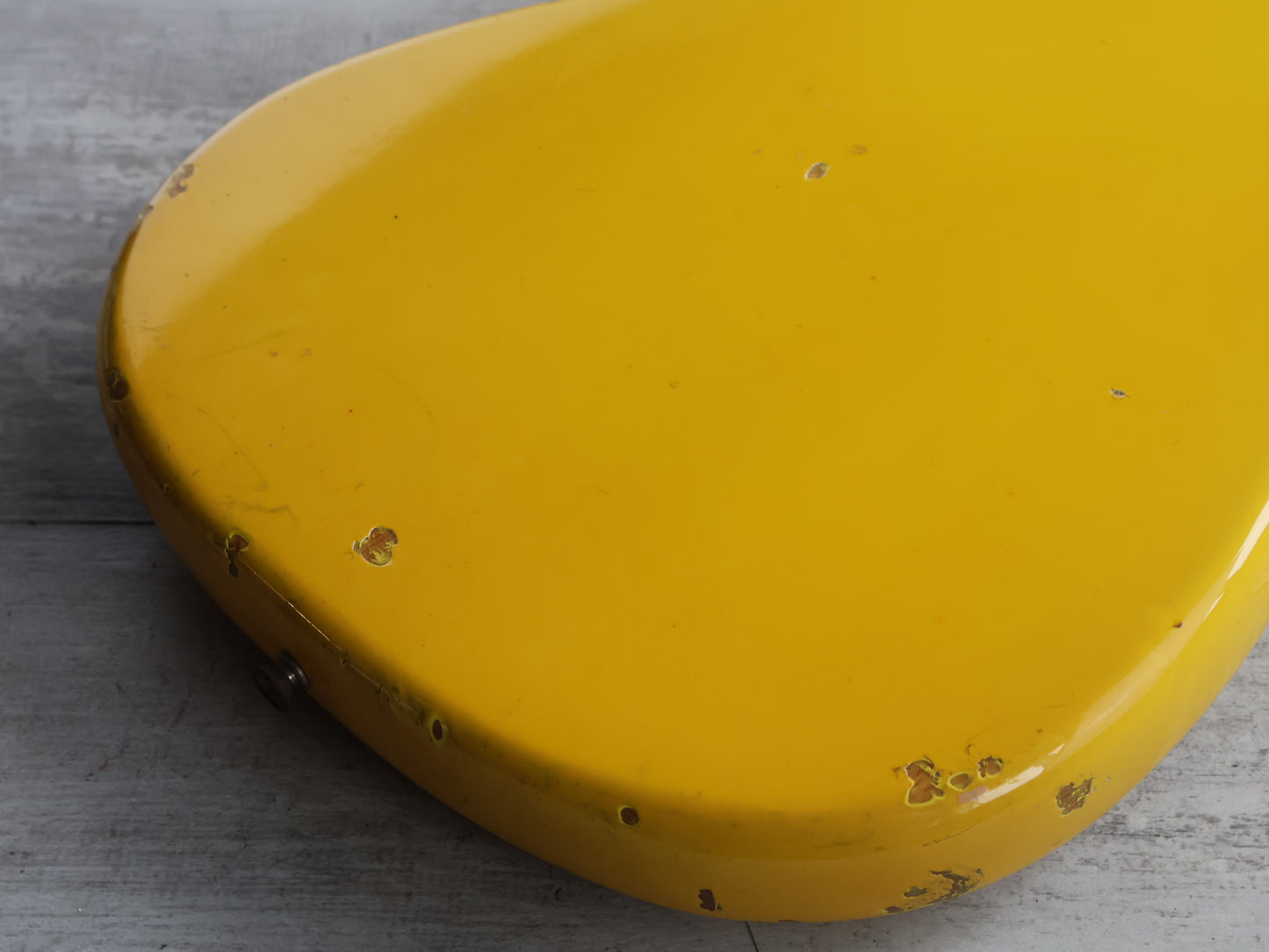 1980 Fender USA Musicmaster Bass (Monaco Yellow)