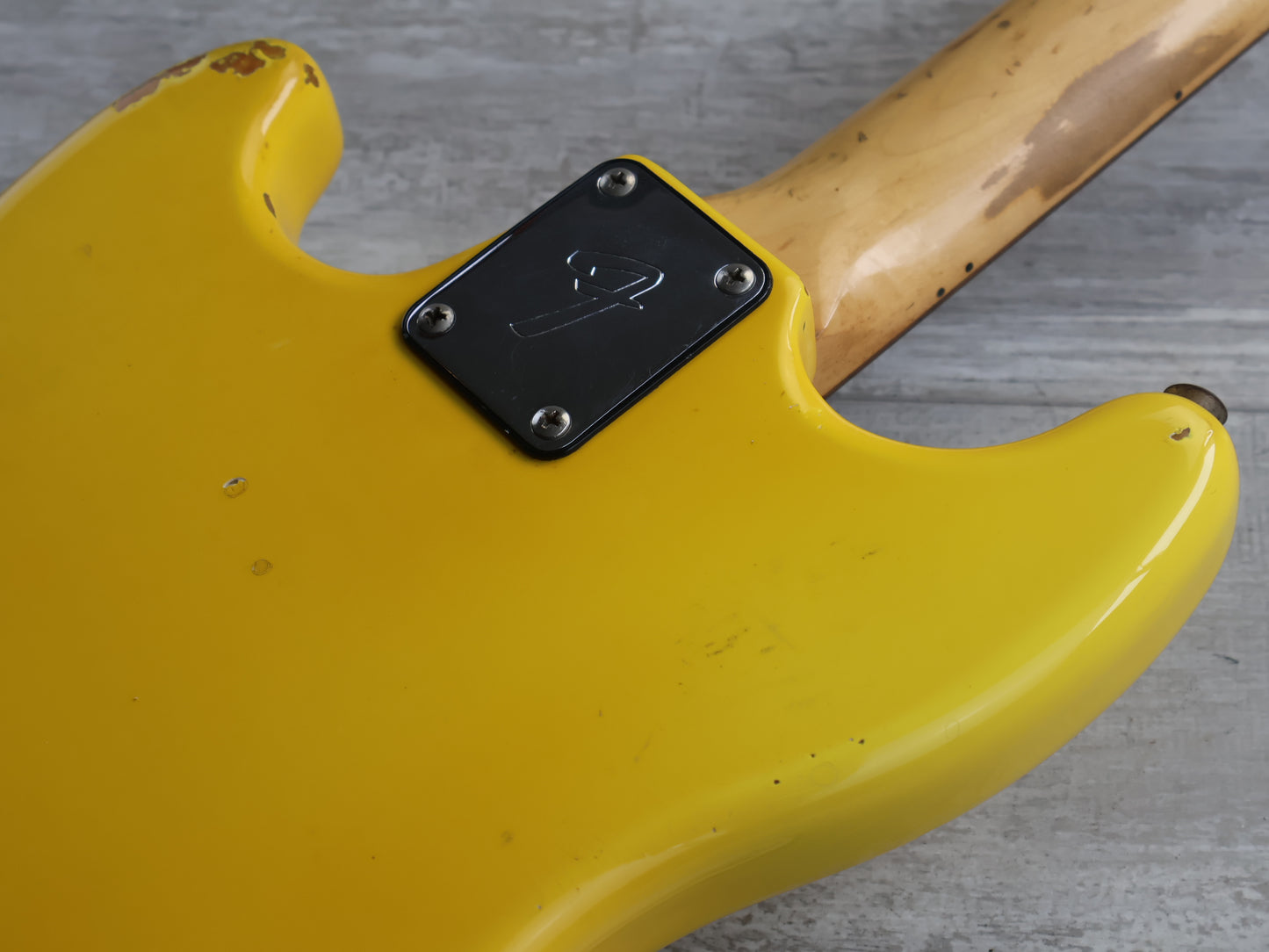 1980 Fender USA Musicmaster Bass (Monaco Yellow)