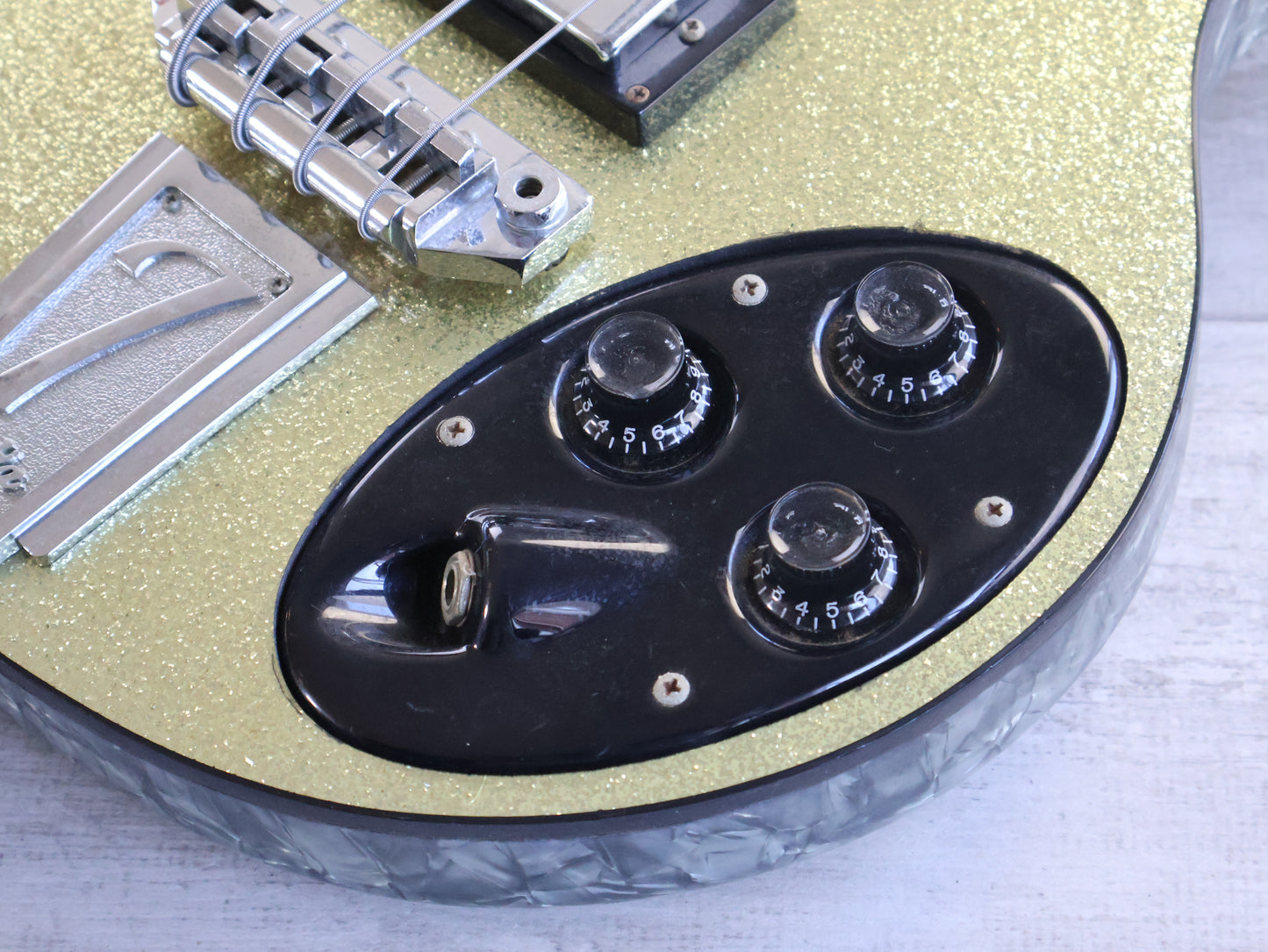 Italia Maranello 4-String Electric Bass (Sparkle Silver)