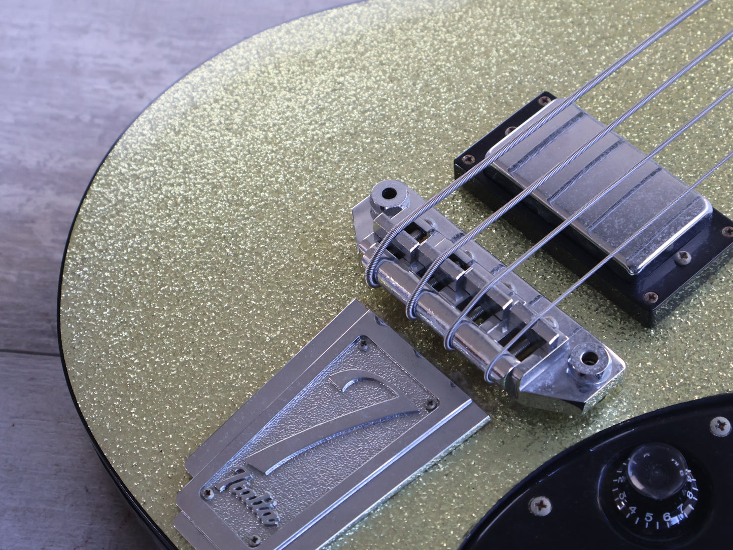 Italia Maranello 4-String Electric Bass (Sparkle Silver)