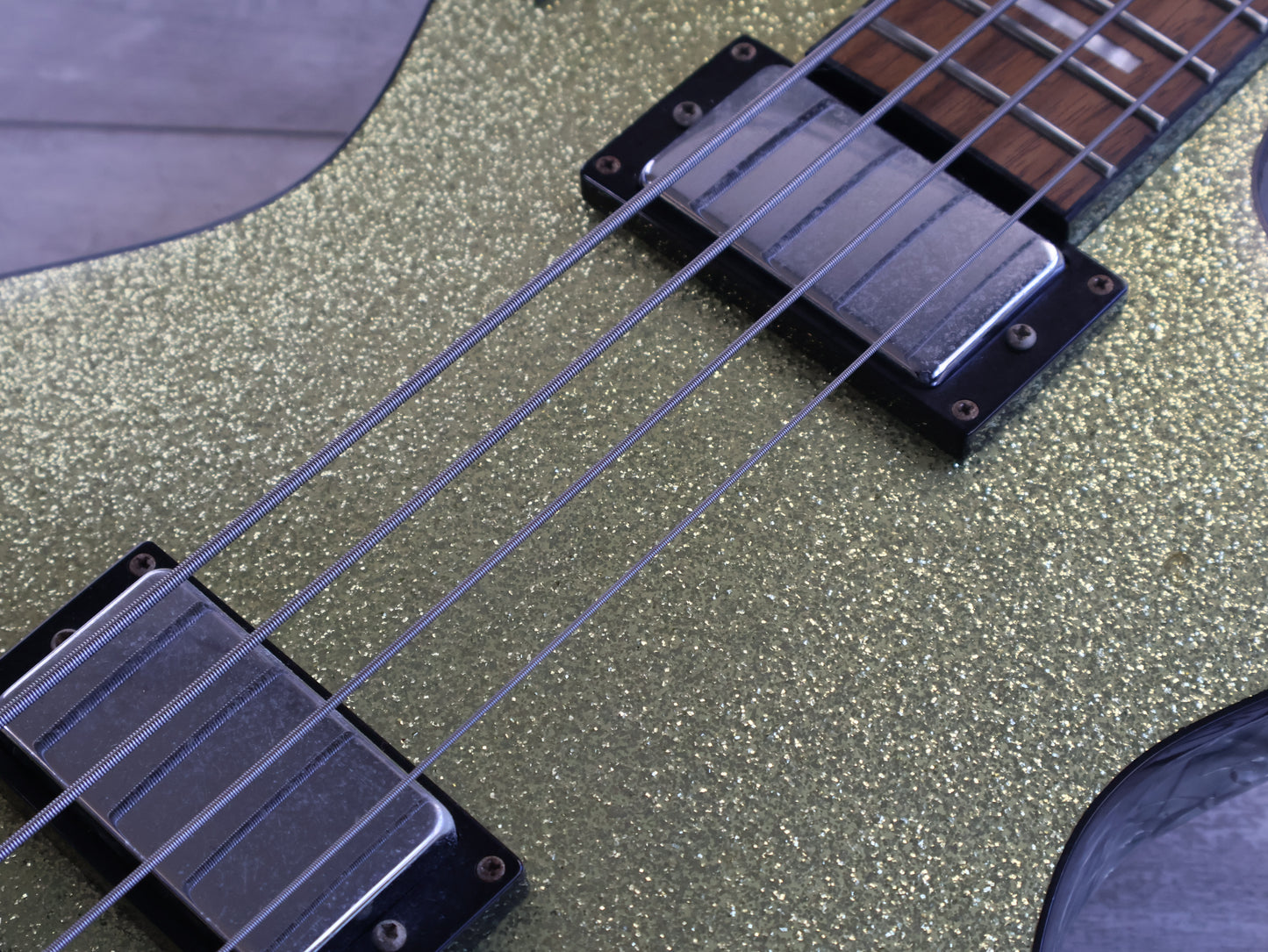 Italia Maranello 4-String Electric Bass (Sparkle Silver)