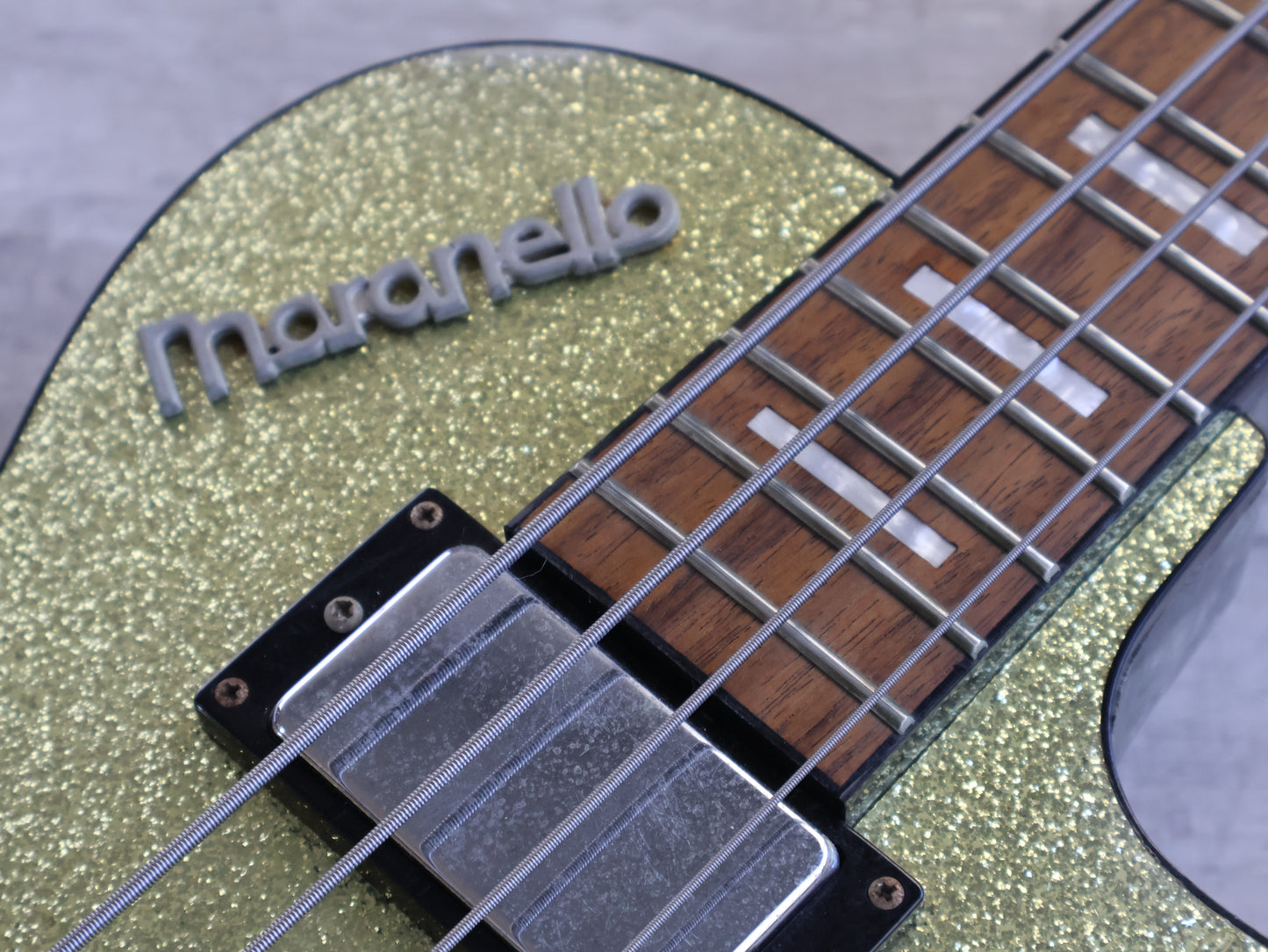 Italia Maranello 4-String Electric Bass (Sparkle Silver)