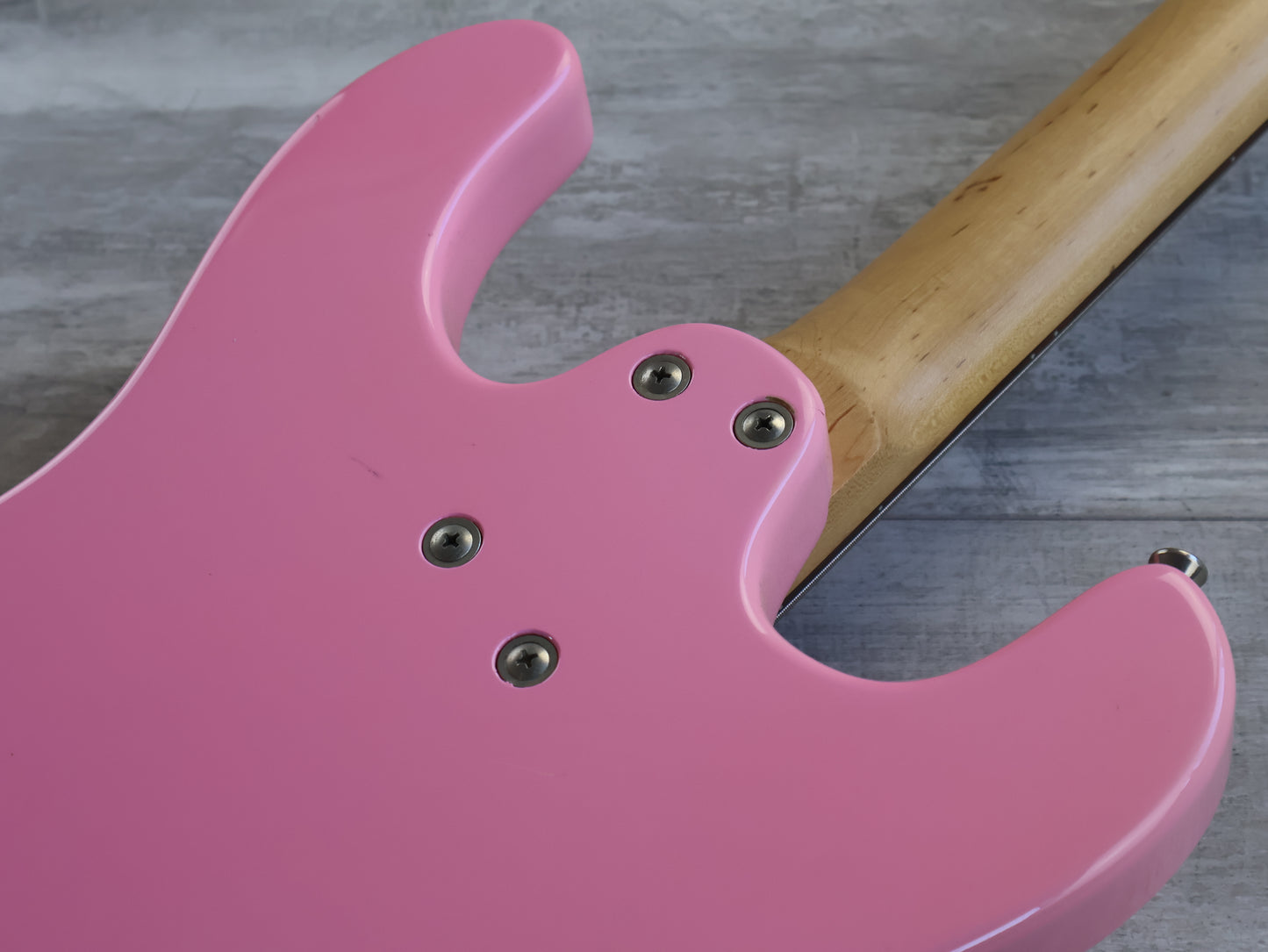 Aria Diamond Mosrite Style DMB380 Bass Guitar (Pink)
