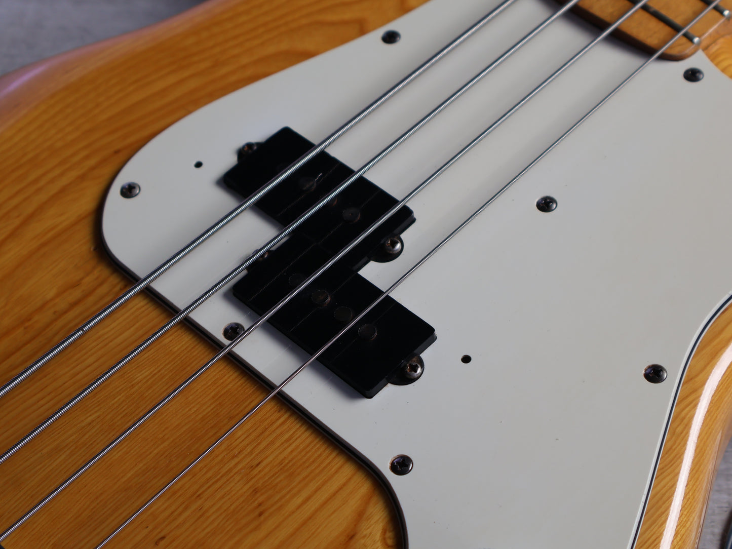 1977 Navigator (by ESP Japan) PB-70 Espionage Precision Bass (Natural)