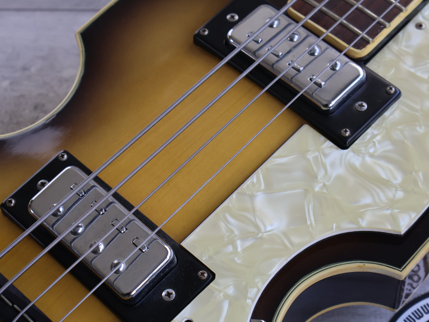 1970's Audition Japan Violin Beatle Bass (Sunburst)