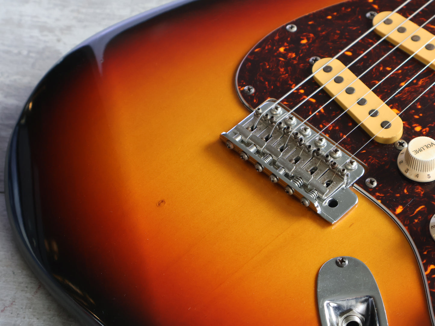 1986 Squier (by Fender Japan) SST-36 Vintage Stratocaster (Sunburst)