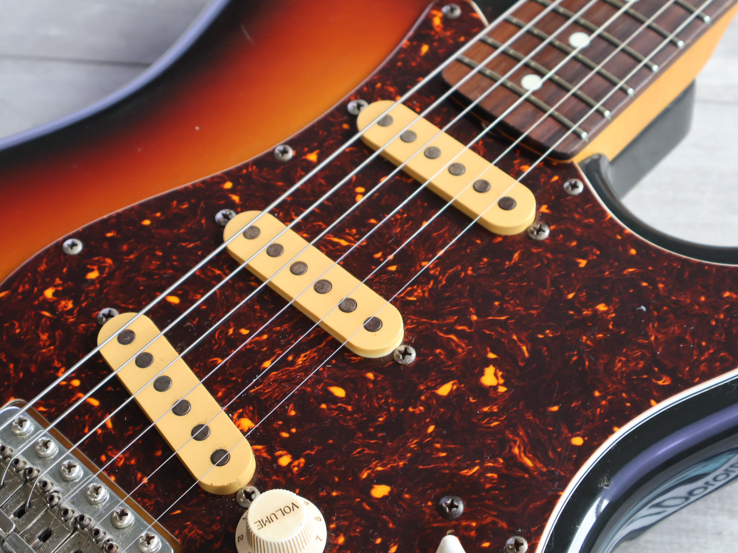1986 Squier (by Fender Japan) SST-36 Vintage Stratocaster (Sunburst)