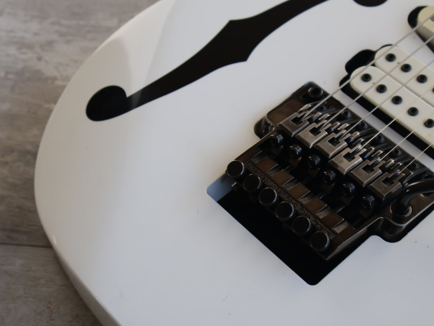 1995 Ibanez Japan PGM300 Paul Gilbert Signature Model Superstrat (White)