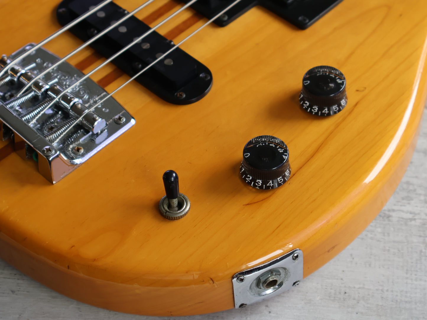 1982 Yamaha Japan BB2000 Neckthrough Broad Bass w/Dimarzio's (Natural)
