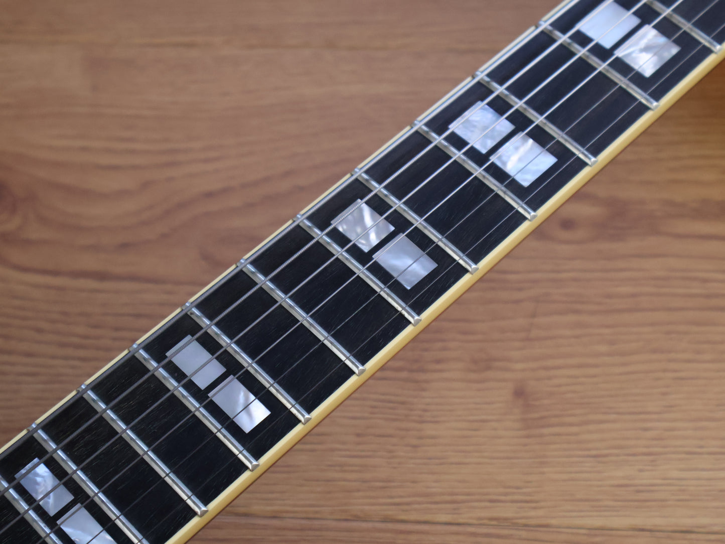 Yamaha Japan SA2200 Semi Hollowbody (Sunburst)