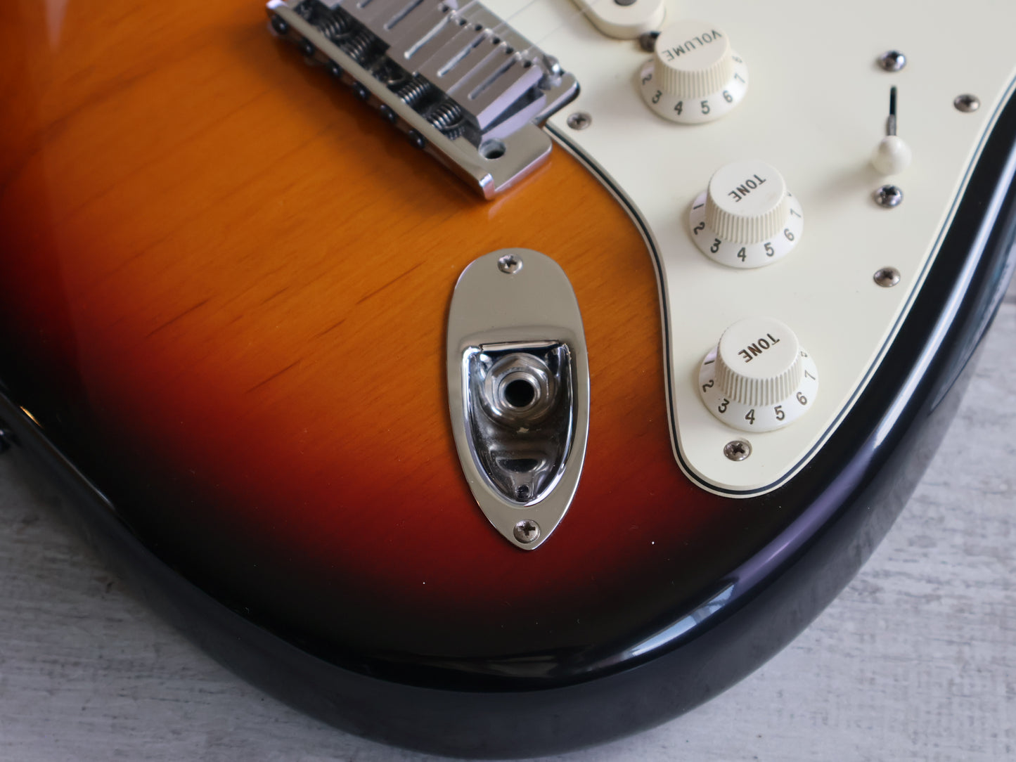 2001 Fender USA American Standard Stratocaster - Rosewood Fingerboard (Sunburst)