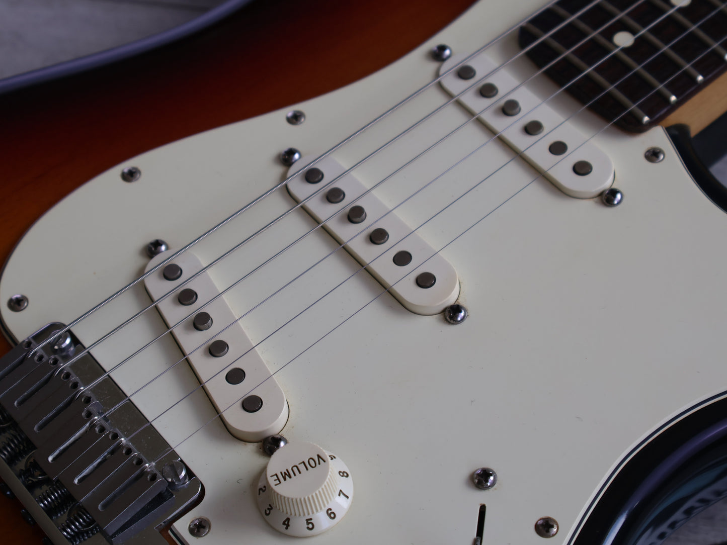 2001 Fender USA American Standard Stratocaster - Rosewood Fingerboard (Sunburst)