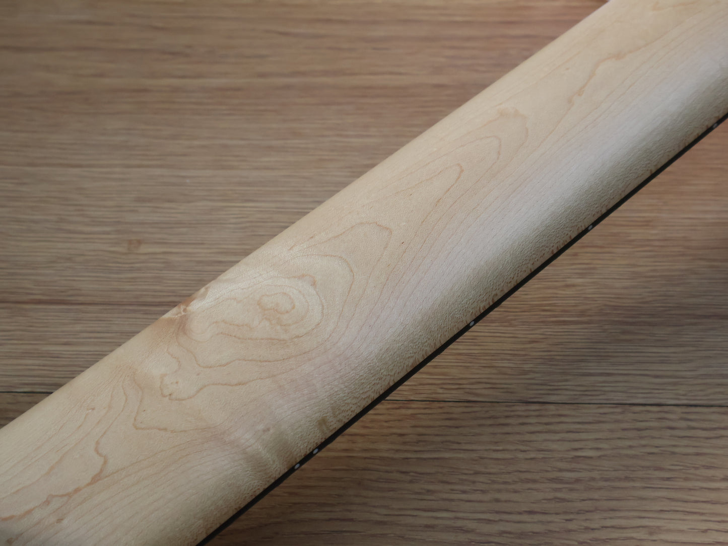 Artist Guitars 8-String Headless (Natural)