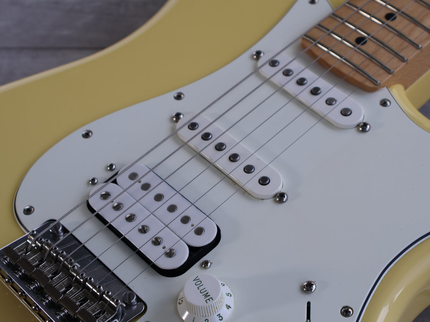 2020 Fender Player Stratocaster HSS - Maple Fingerboard (Buttercream)