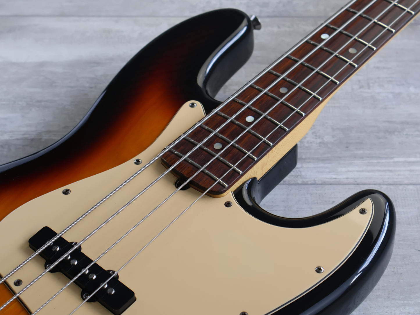 2006 Fender USA American Standard "Diamond 60th Anniversary) Jazz Bass (Sunburst)
