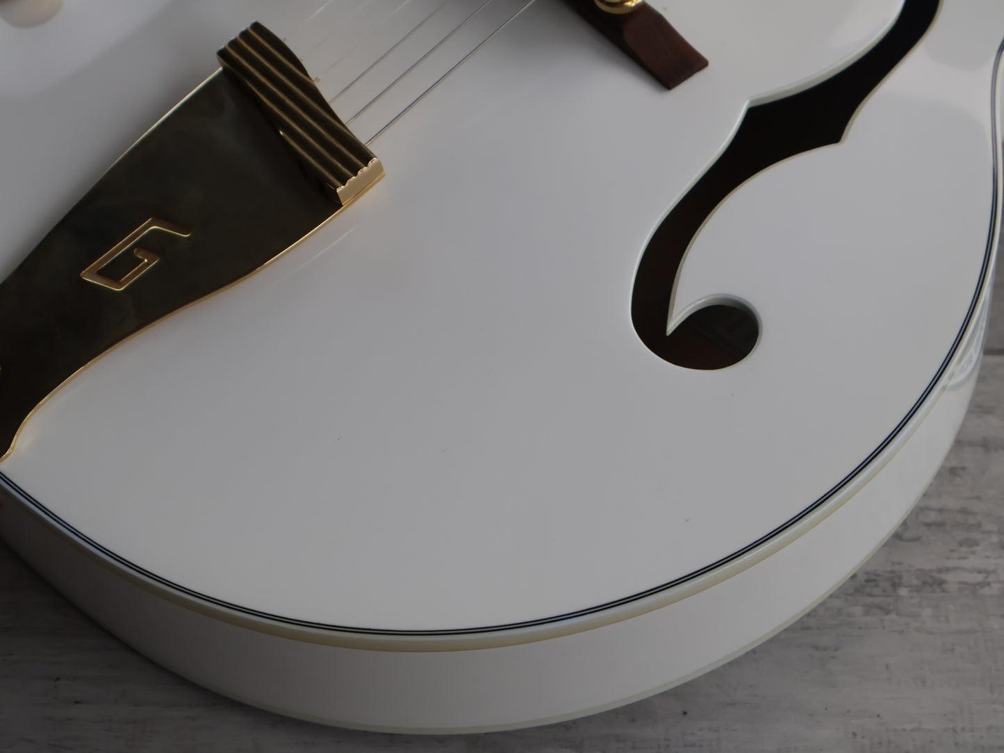 Gretsch G5422GLH Electromatic Classic LH Left Handed Hollow Body Double-Cut (White)