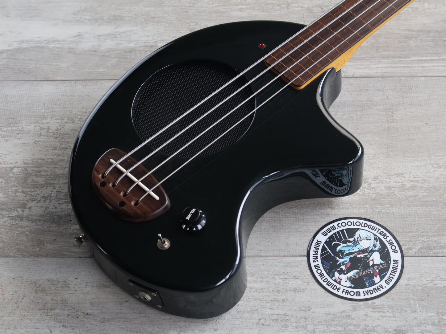 Fernandes ZO-3 Fretless Nomad Bass Guitar w/Speaker (Black)