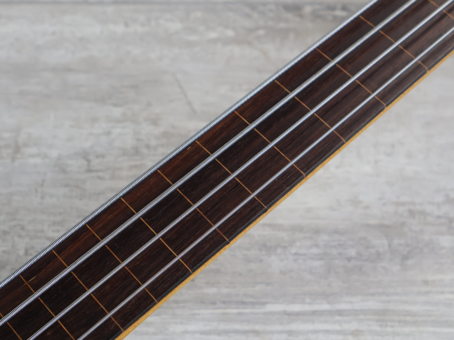 Fernandes ZO-3 Fretless Nomad Bass Guitar w/Speaker (Black)