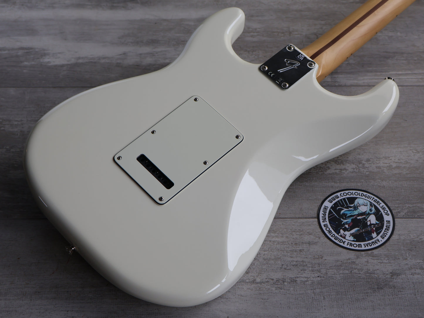 Fender Standard Stratocaster w/Maple Fingerboard (Olympic White)