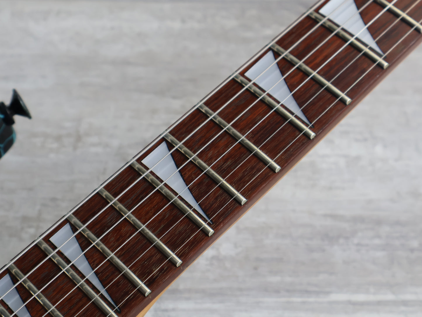 1989 Charvel Jackson Japan DK-090-SSH Dinky (Blue Crackle)