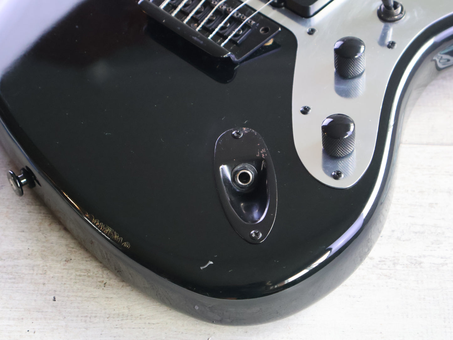 2016 Squier Vintage Modified Baritone Jazzmaster (Black)
