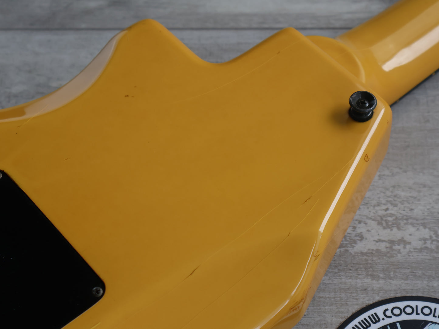 1986 Aria Pro II Japan Interceptor-II Headless Guitar (Yellowed White)