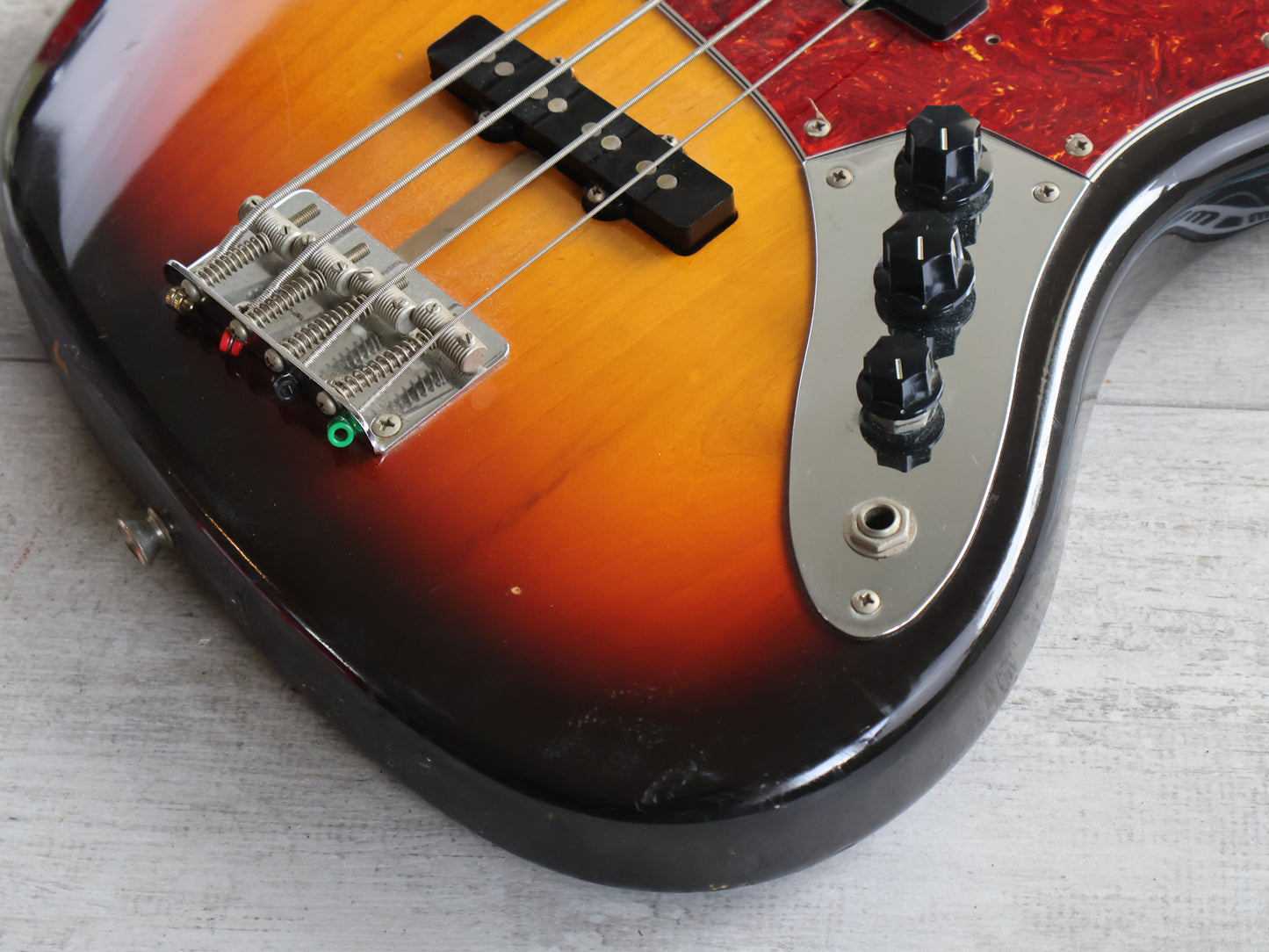 1990 Fender Japan JB62-95 '62 Reissue Jazz Bass w/USA Pickups (Sunburst)