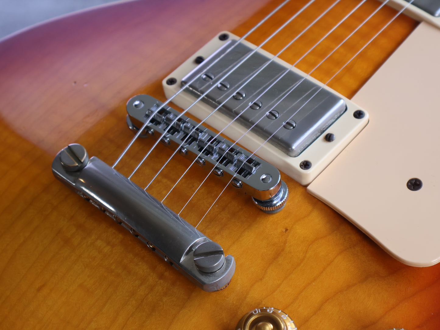 2004 Gibson Les Paul Standard Premium Plus (Cherry Sunburst)