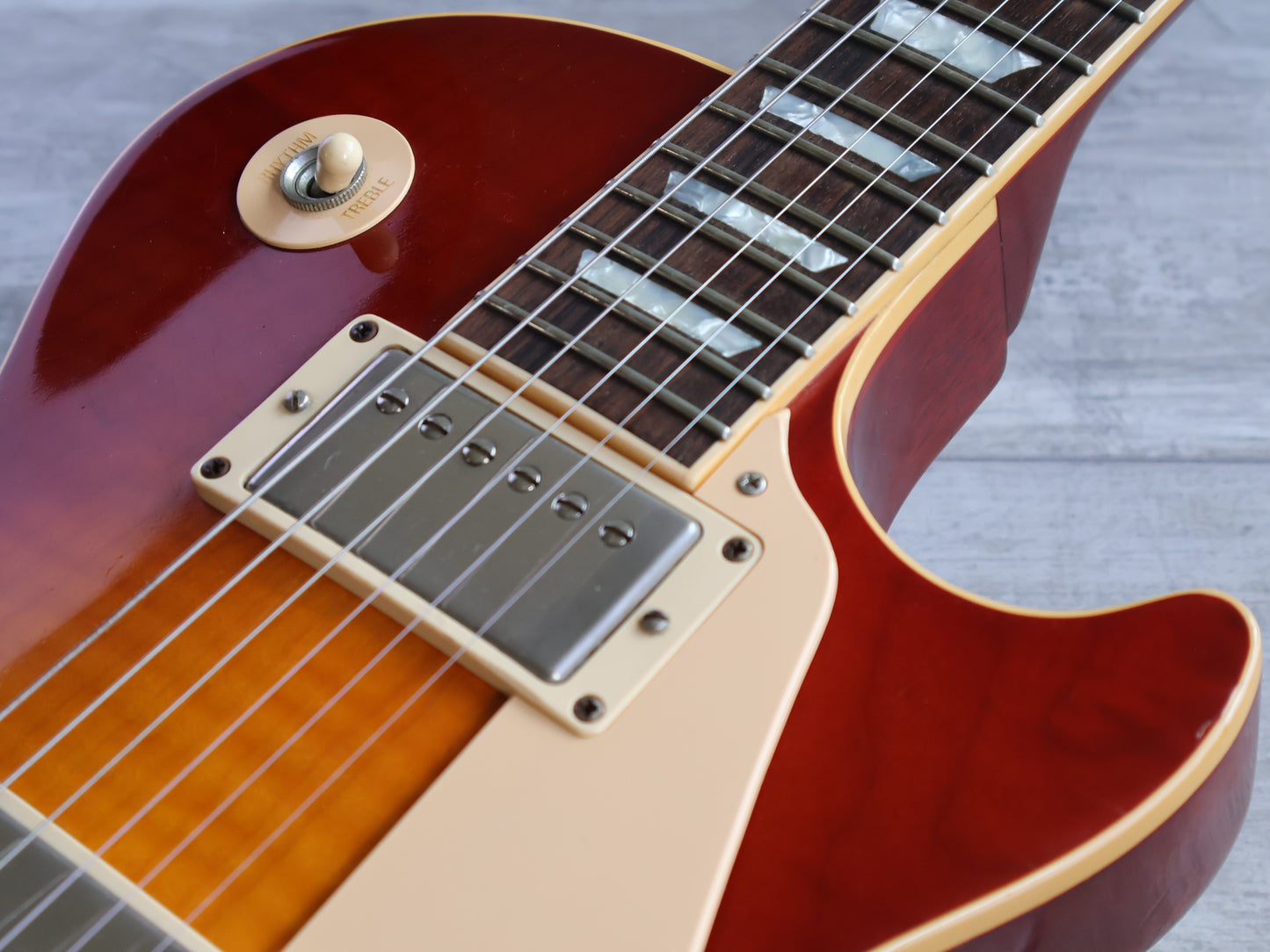 2004 Gibson Les Paul Standard Premium Plus (Cherry Sunburst)