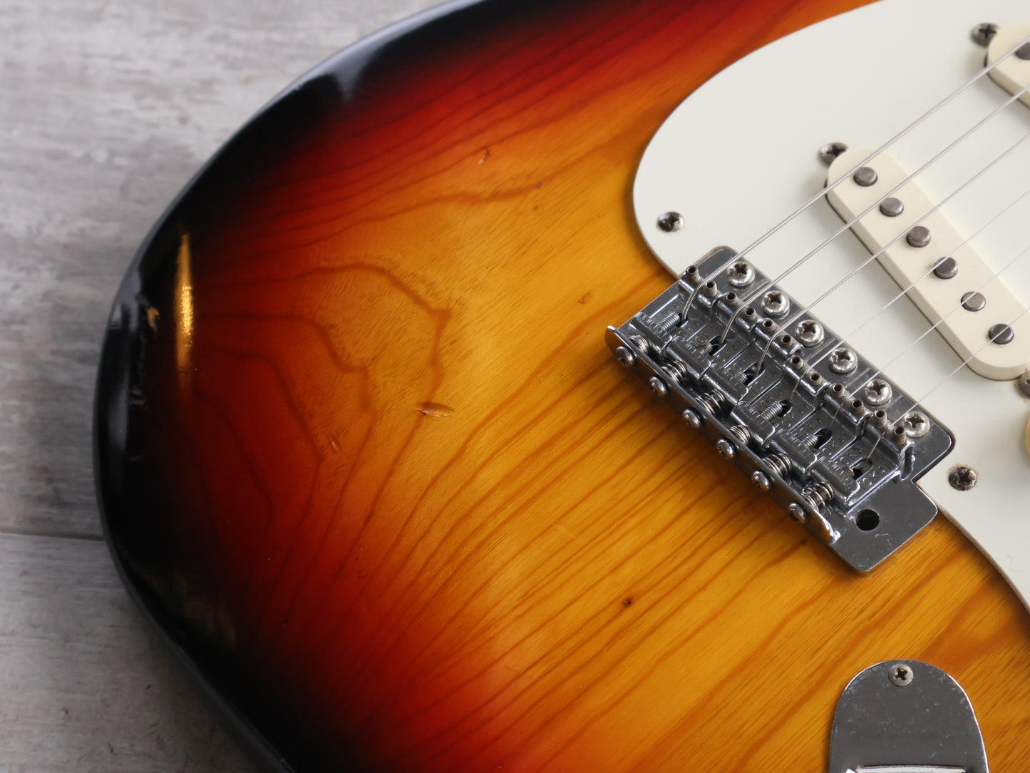 1981 Tokai ST-60 Springy Sound '64 Reissue Stratocaster (Three-Tone Sunburst)