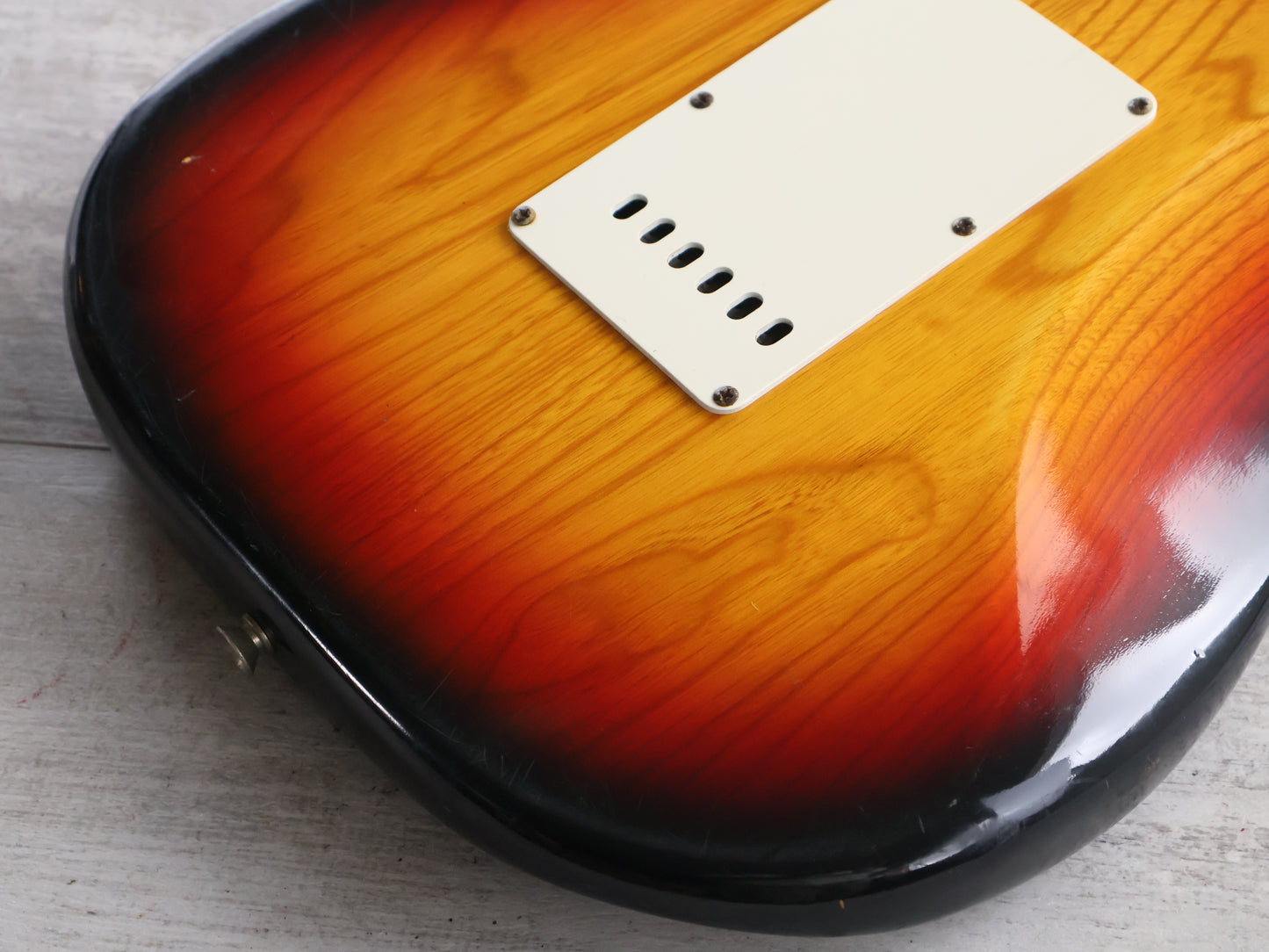 1981 Tokai ST-60 Springy Sound '64 Reissue Stratocaster (Three-Tone Sunburst)