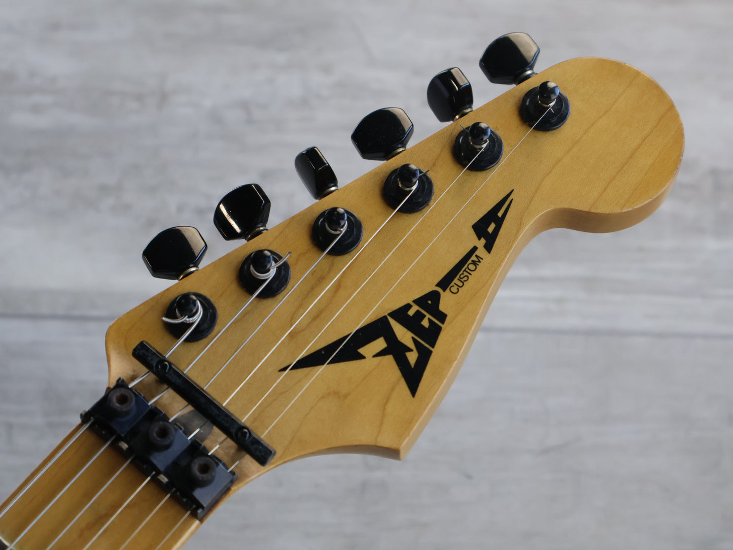 1986 ZEP Custom II (by ESP Japan) SW-90HB Kamikaze (Aged White)