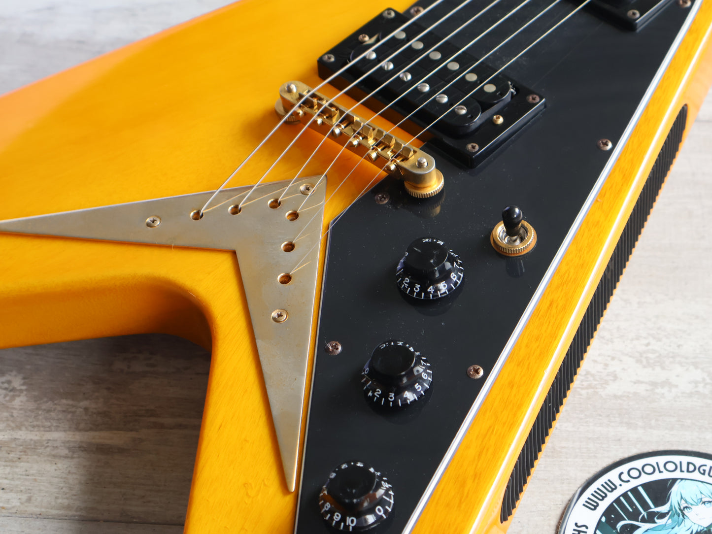 1999 Epiphone Korea '58 Korina Reissue Flying V (Natural)