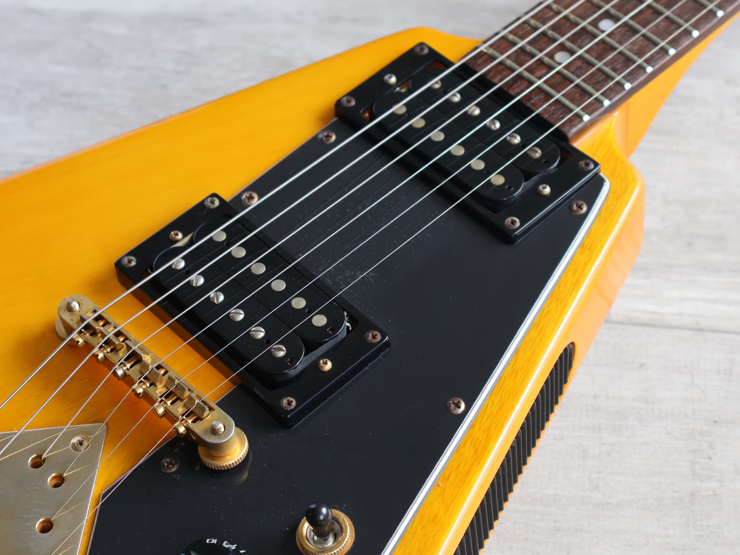 1999 Epiphone Korea '58 Korina Reissue Flying V (Natural)