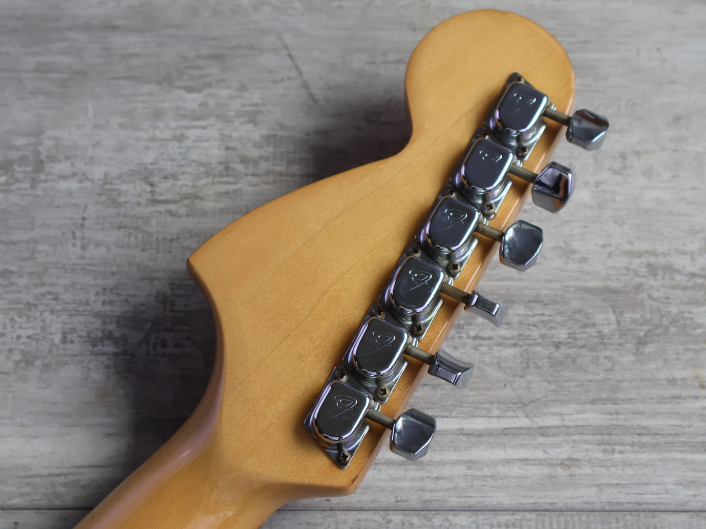 1977 Fender USA Mustang (Sunburst)