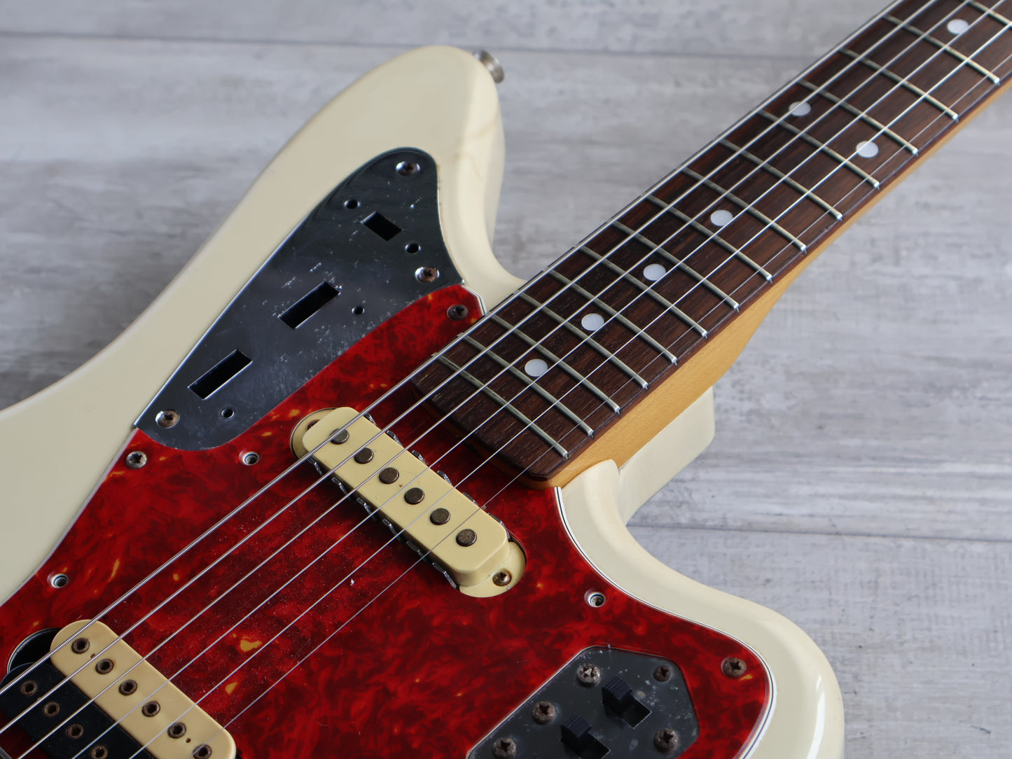 1997 Fender Japan JG66-85 Jaguar HS (Vintage White)